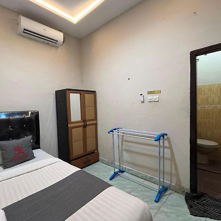 Steze Guesthouse Syariah Mendalo Jambi Exterior foto