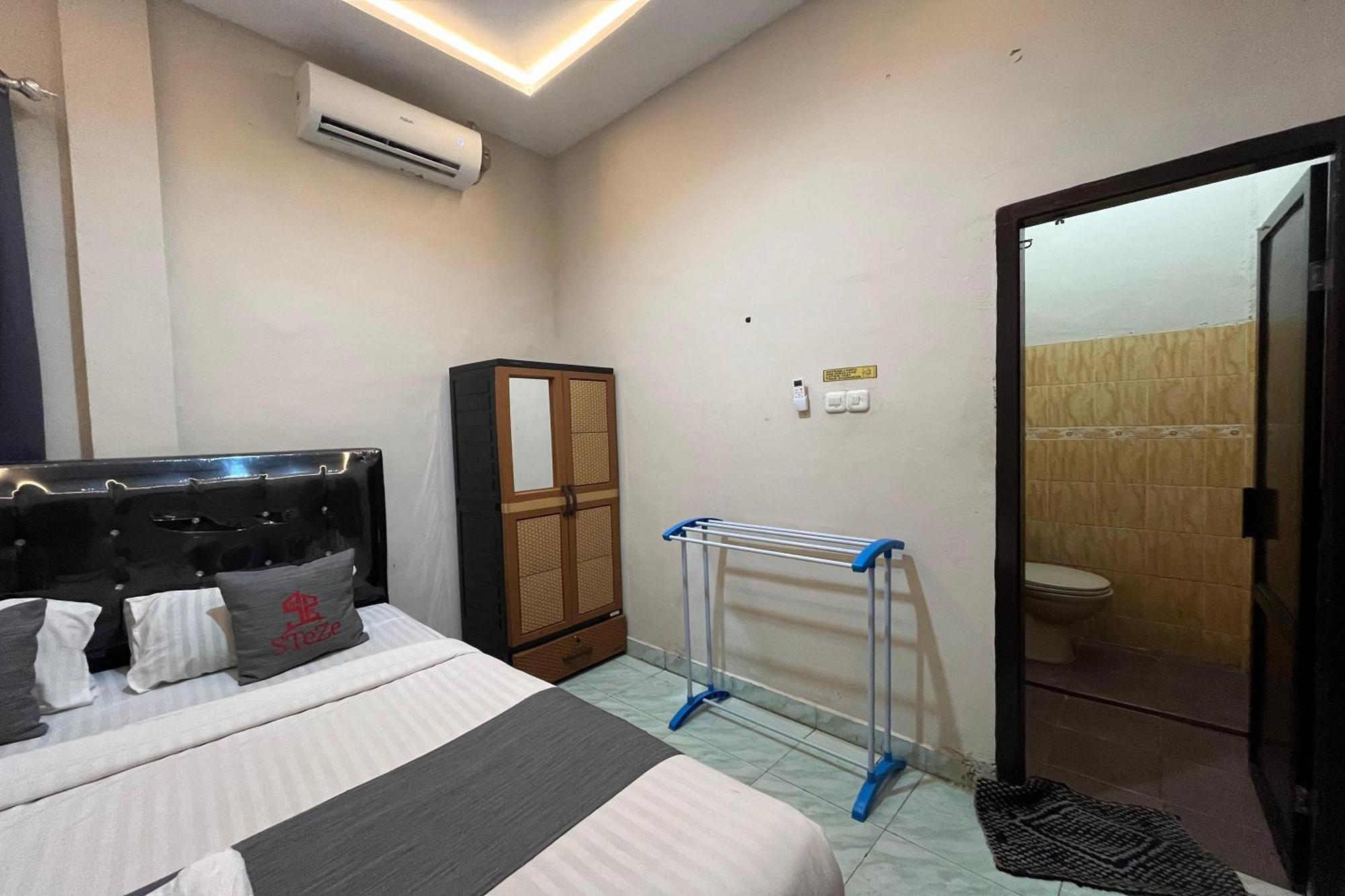 Steze Guesthouse Syariah Mendalo Jambi Exterior foto