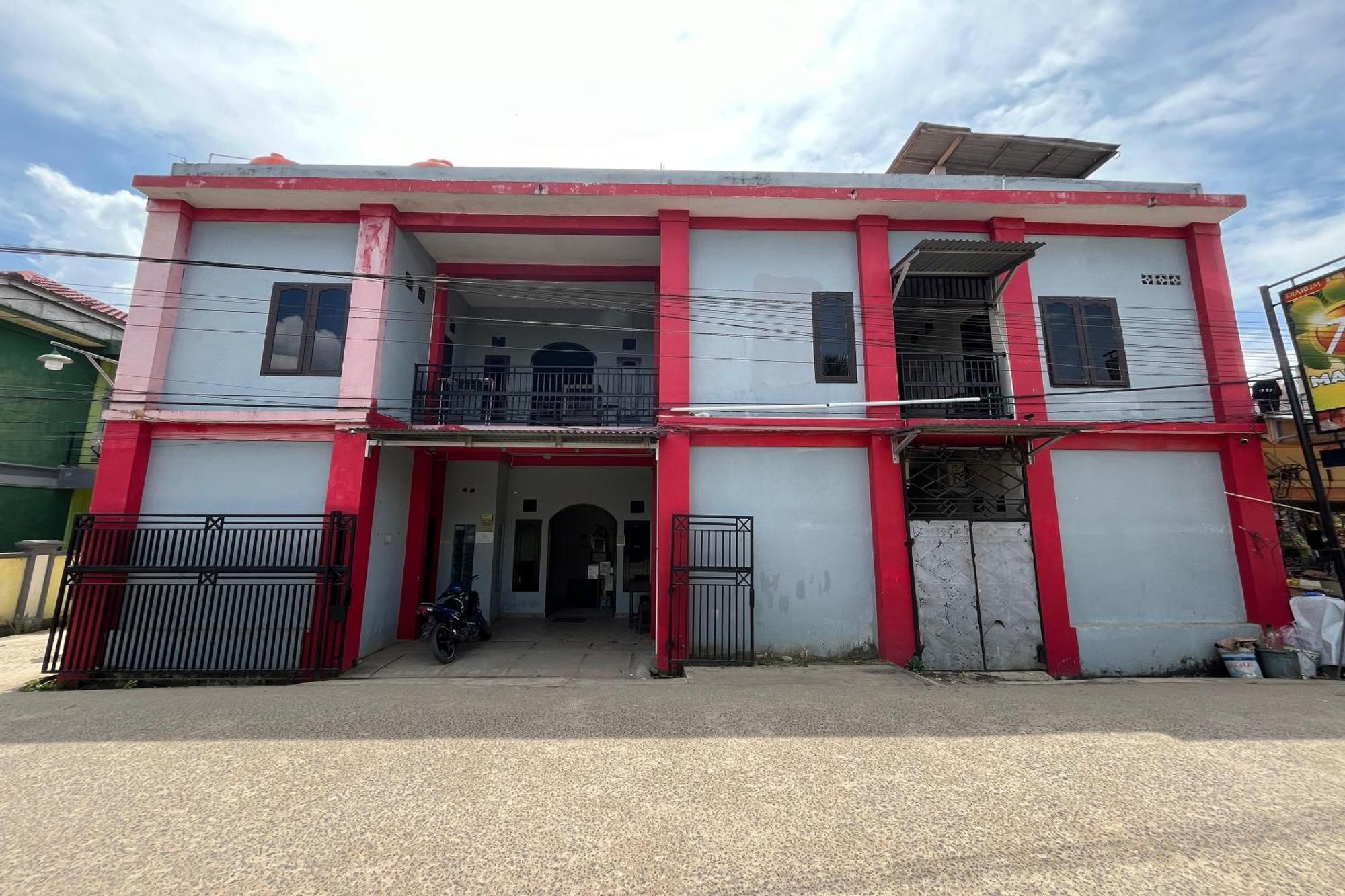 Steze Guesthouse Syariah Mendalo Jambi Exterior foto